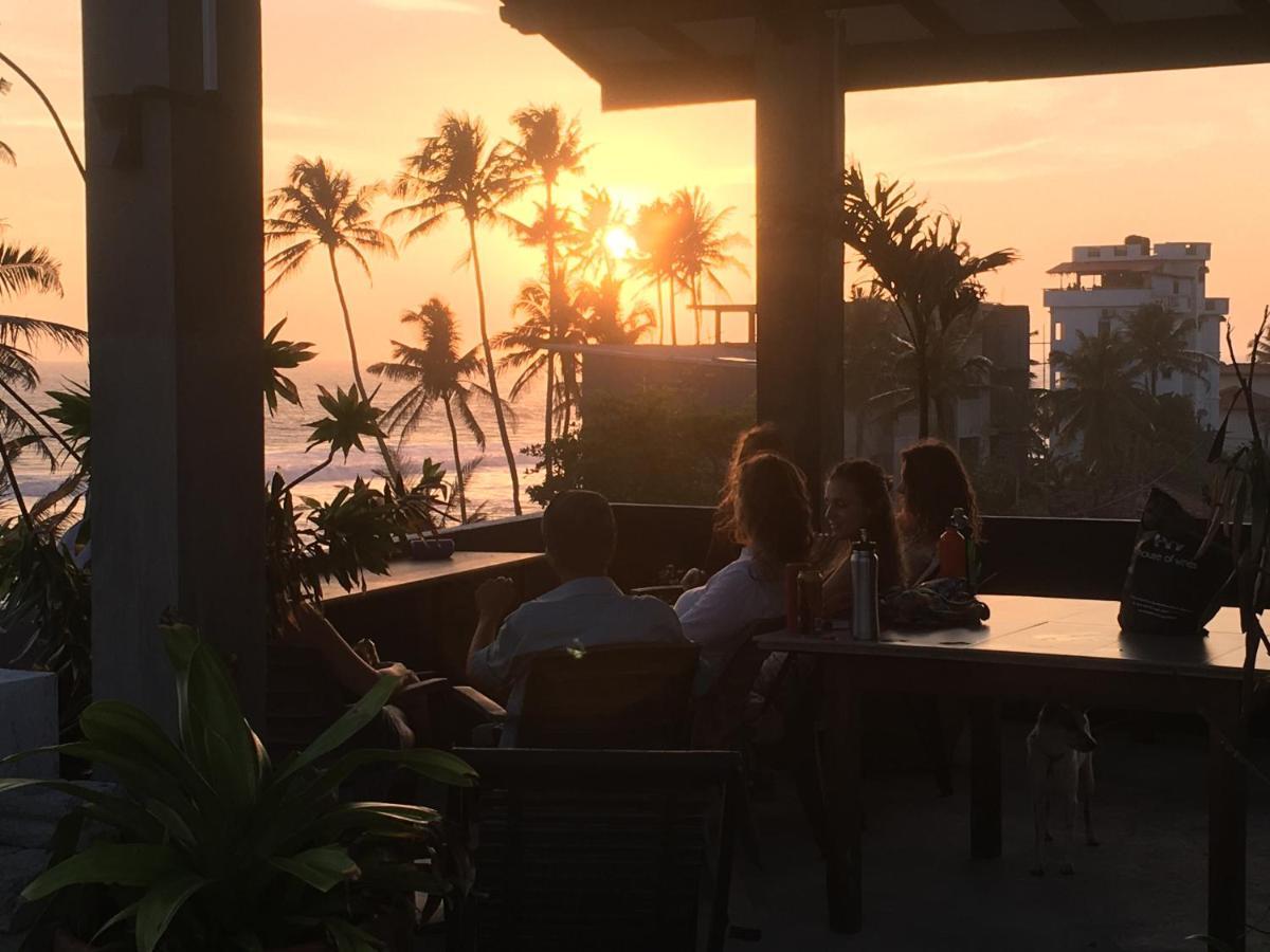 Ruma Surf Hotel Ahangama Kültér fotó