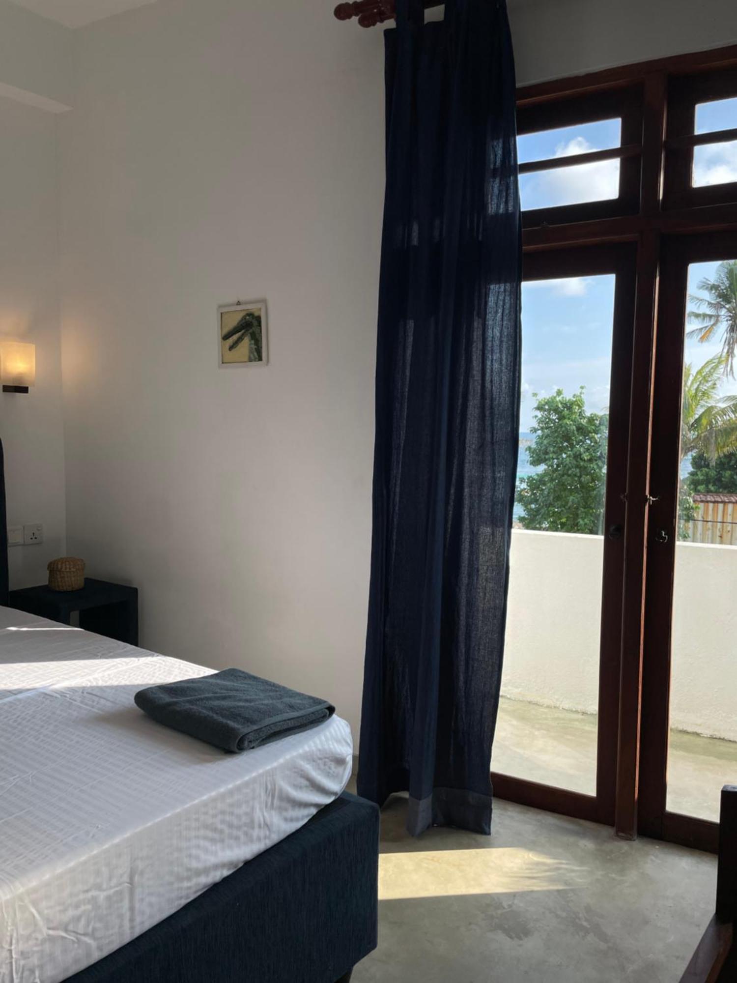 Ruma Surf Hotel Ahangama Kültér fotó