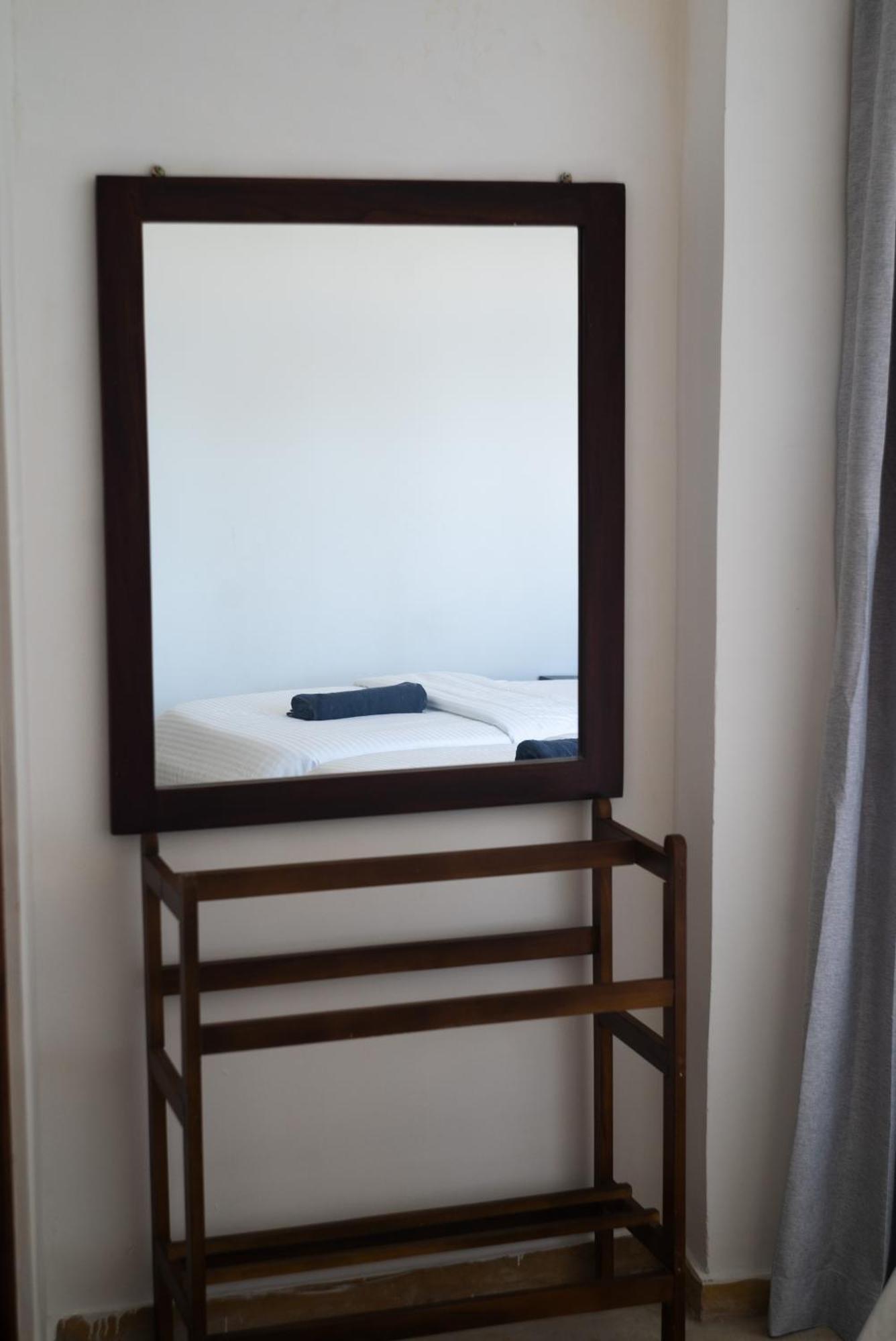 Ruma Surf Hotel Ahangama Kültér fotó