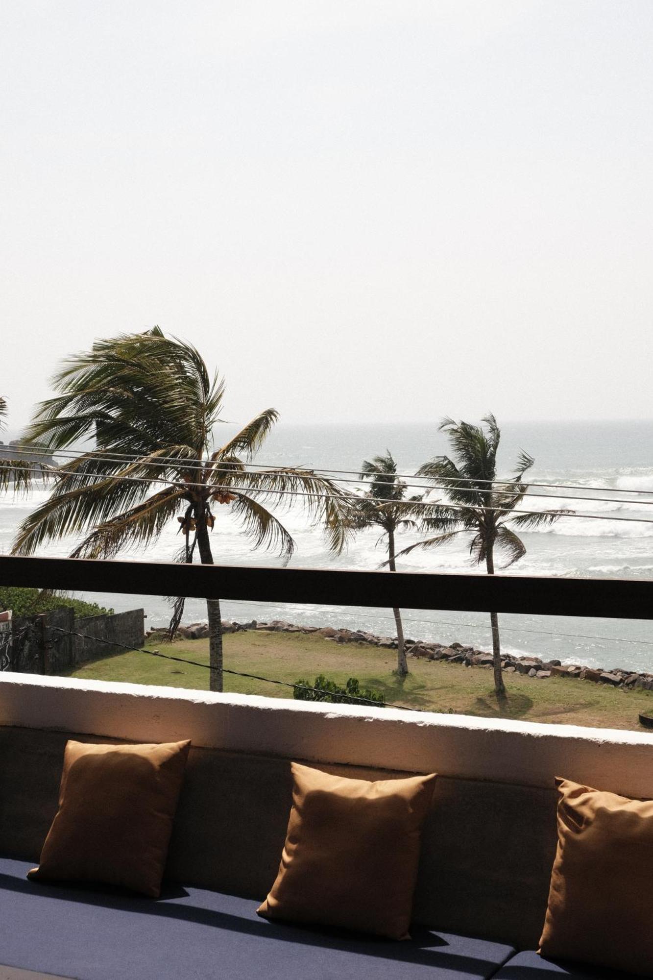 Ruma Surf Hotel Ahangama Kültér fotó
