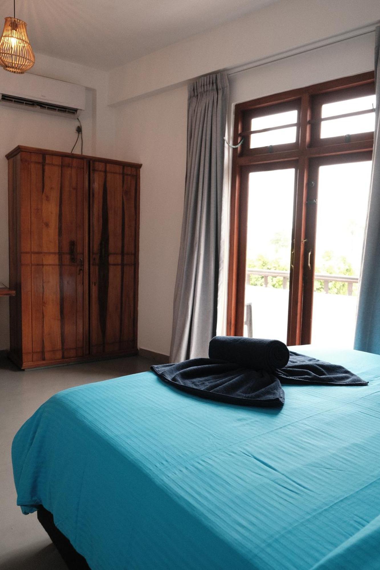 Ruma Surf Hotel Ahangama Kültér fotó