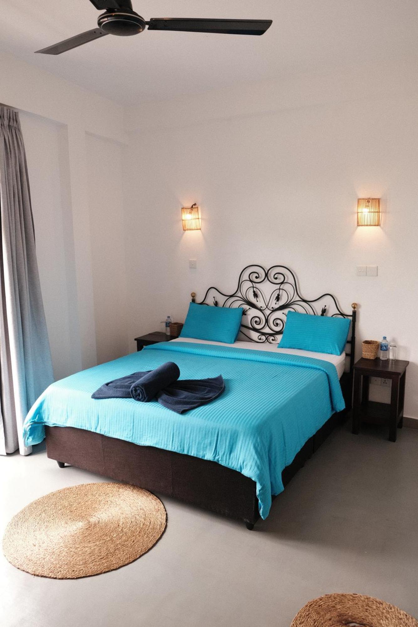 Ruma Surf Hotel Ahangama Kültér fotó
