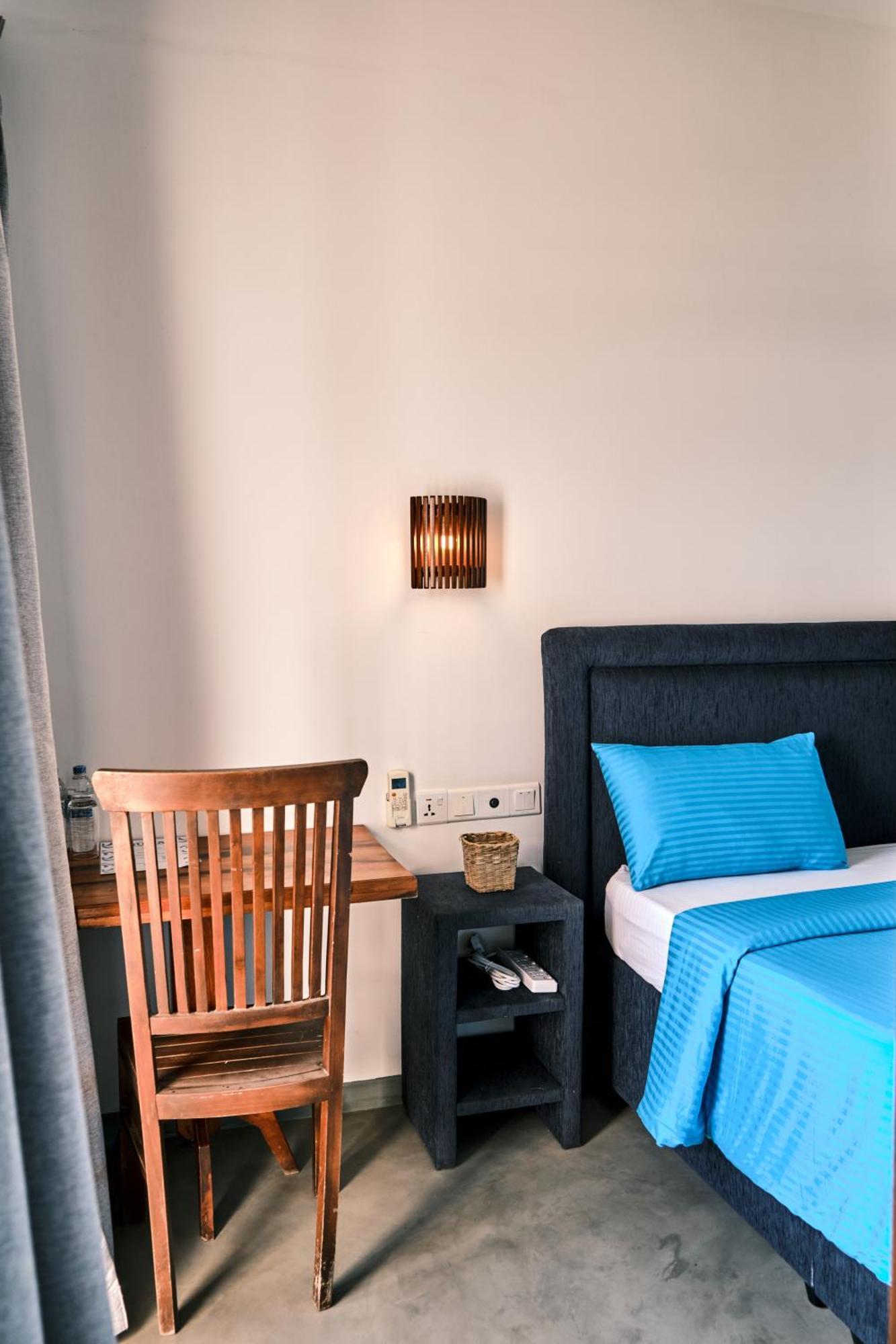 Ruma Surf Hotel Ahangama Kültér fotó