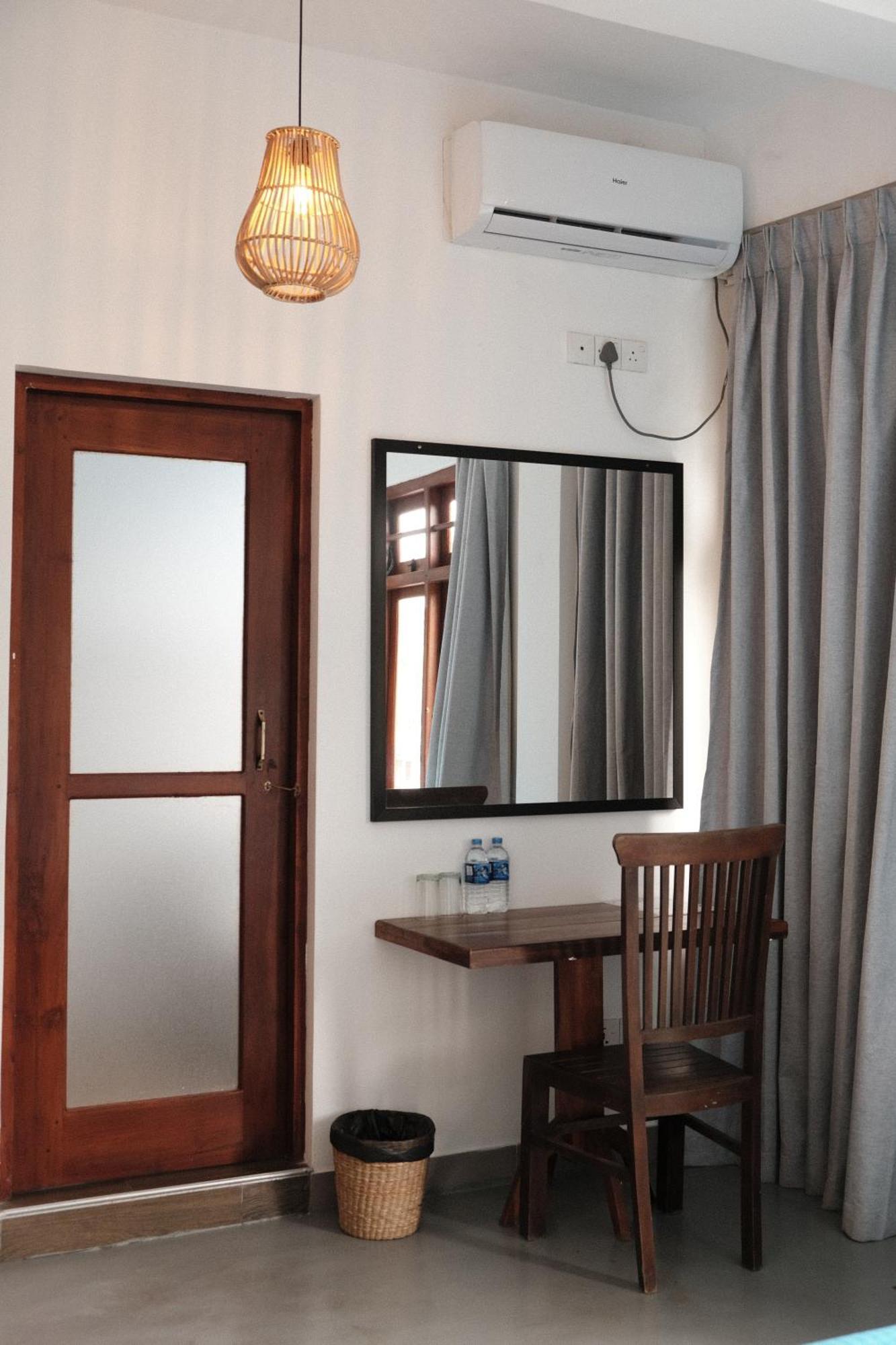 Ruma Surf Hotel Ahangama Kültér fotó