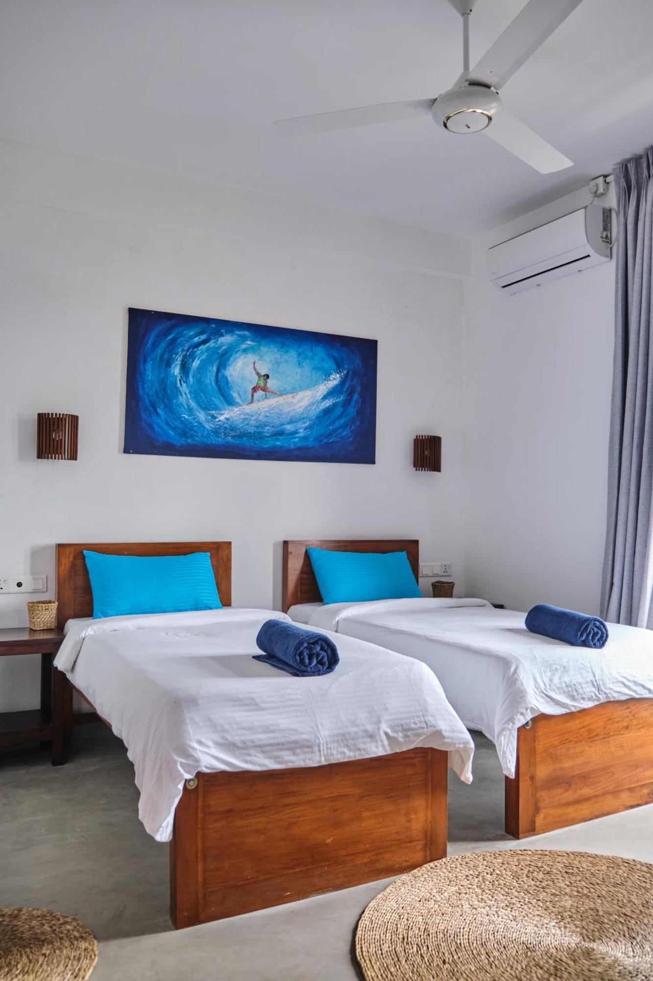 Ruma Surf Hotel Ahangama Kültér fotó