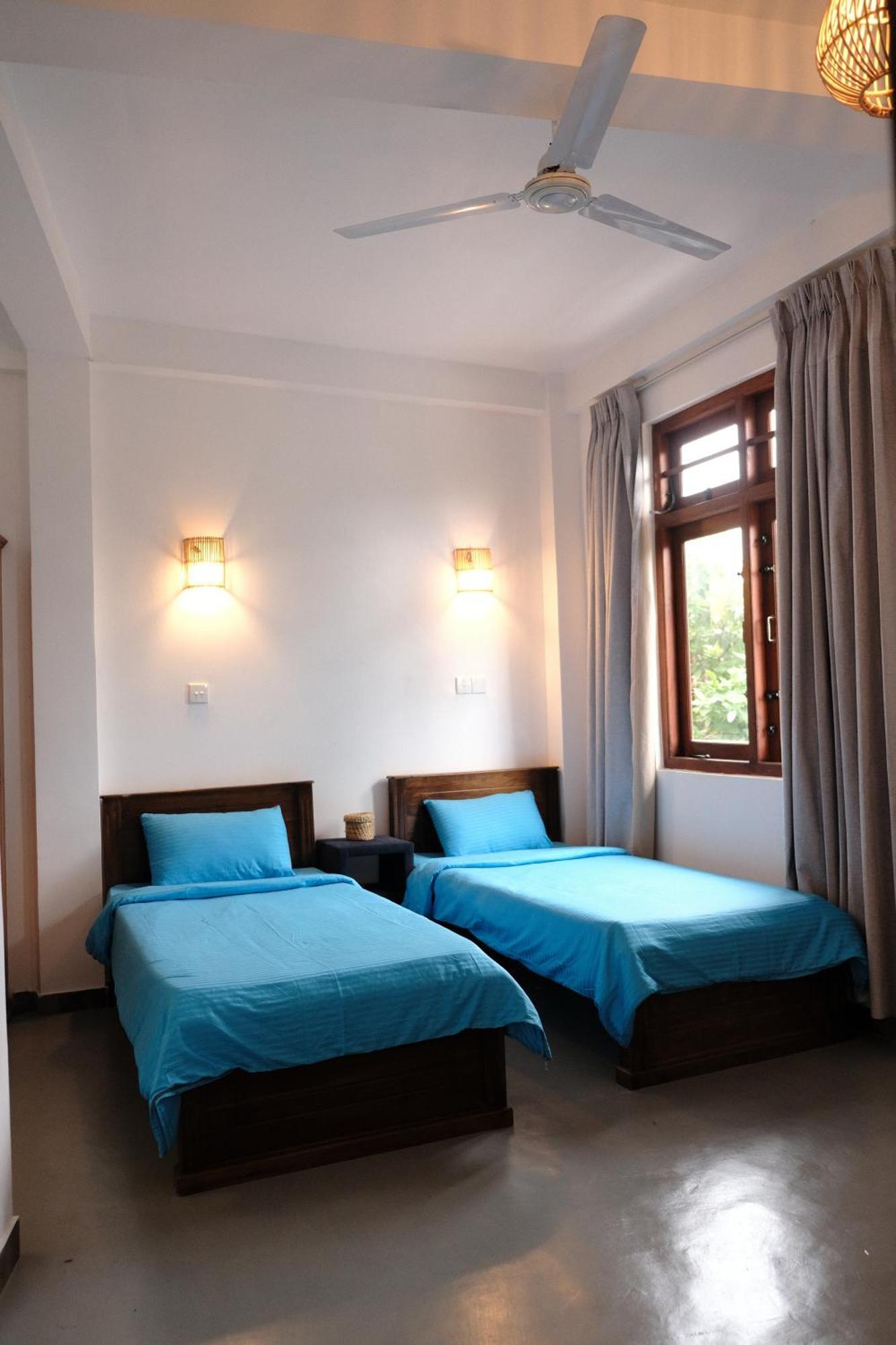 Ruma Surf Hotel Ahangama Kültér fotó