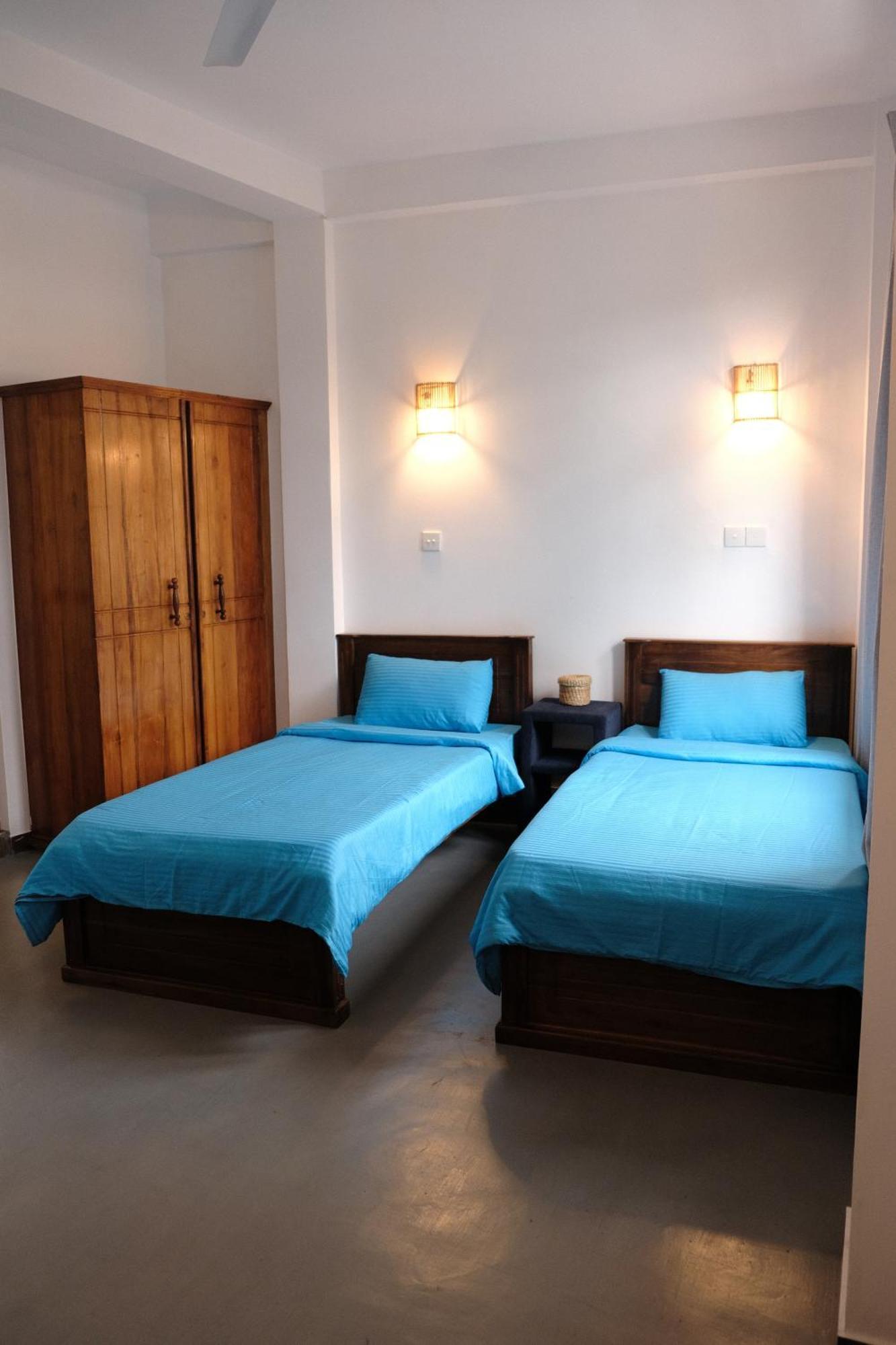 Ruma Surf Hotel Ahangama Kültér fotó