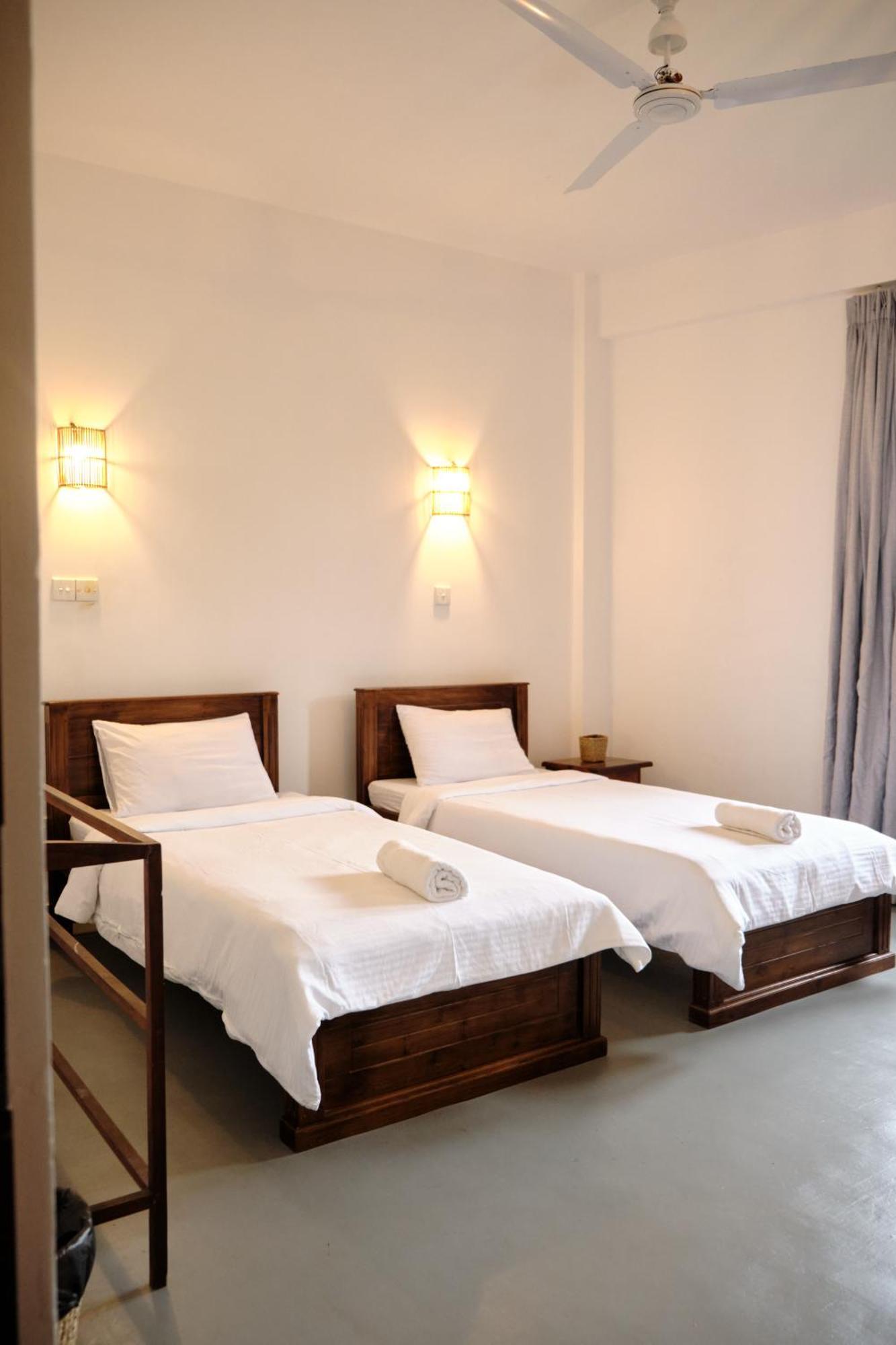 Ruma Surf Hotel Ahangama Kültér fotó
