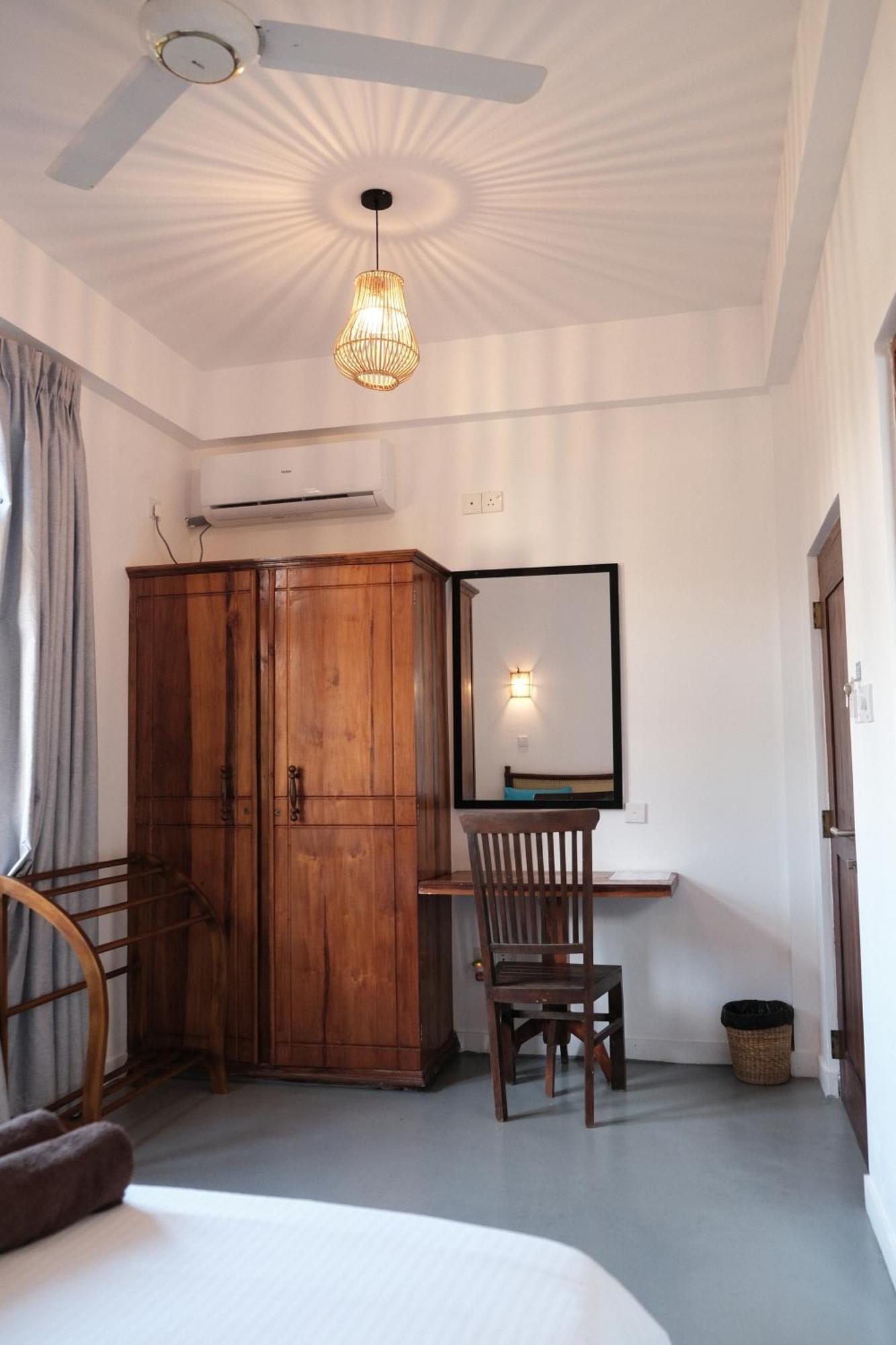 Ruma Surf Hotel Ahangama Kültér fotó